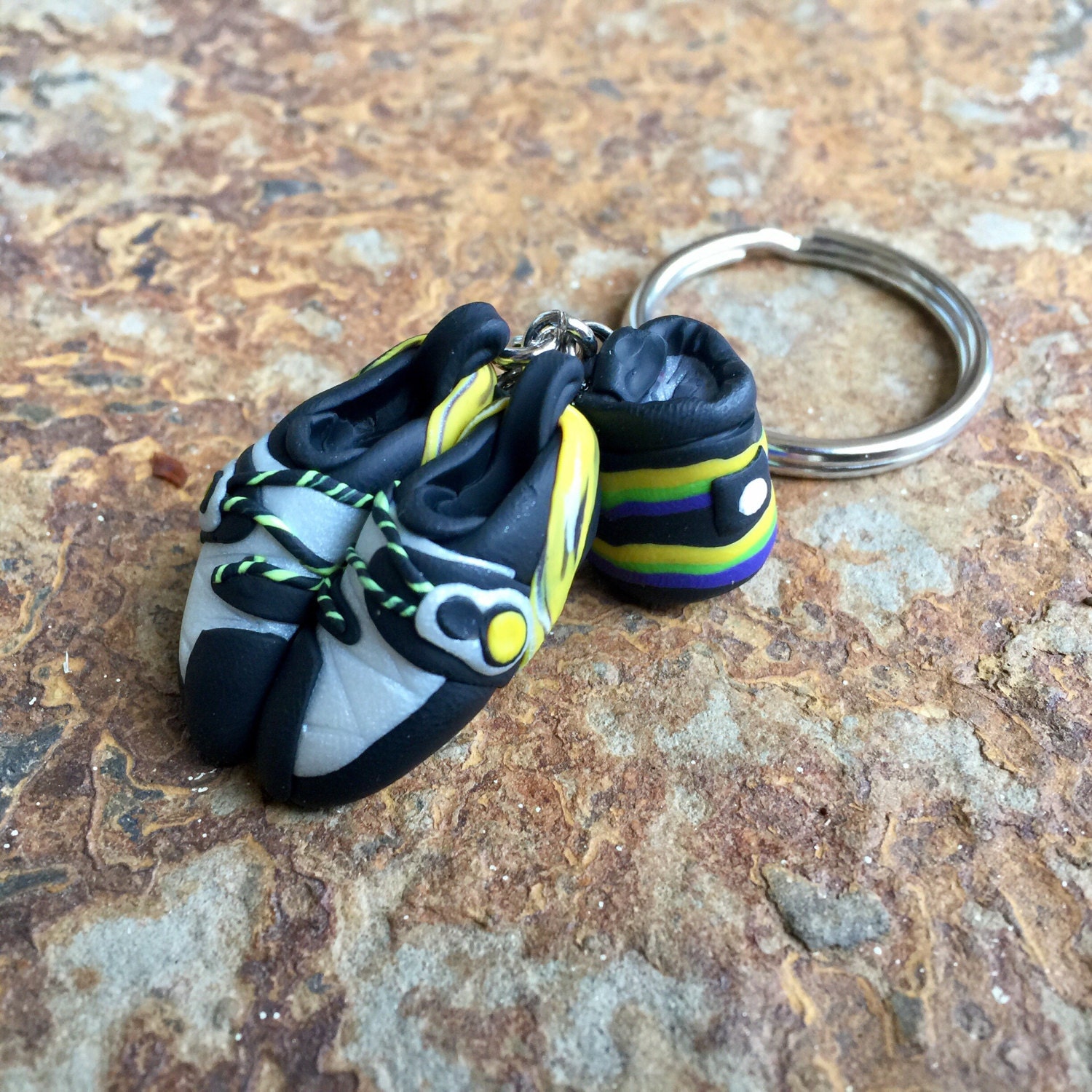 Personalisierter Kletterschuh & Chalk Bag Schlüsselanhänger Personalisiertes Polymer Clay Geschenk Personalisierter Kletterschuh & Chalk Bag Schlüsselanhänger Personalisiertes Polymer Clay Geschenk von HeelHooksClimbing