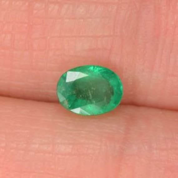 2.28 Karat Smaragd Oval 2.28 Karat Smaragd Oval von HeenaZeba
