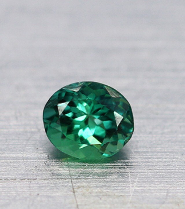 Natürliche Alexandrit Rundschliff 0, 35 Karat Hervorragender Farbwechsel Natürliche Alexandrit Rundschliff 0, 35 Karat Hervorragender Farbwechsel von HeenaZeba