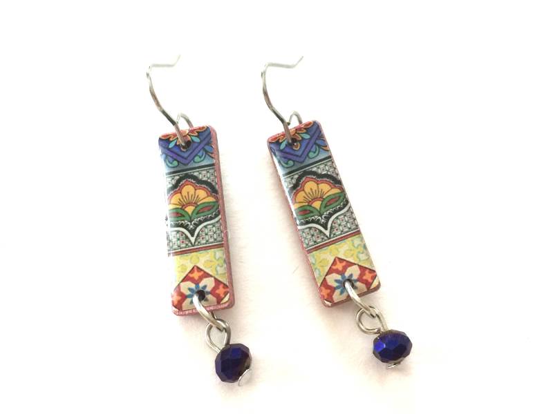 Floral Holz Ohrringe Rechteck Doppelseitig Lila Perle Leichter Silberdraht Haken Statement Baumeln Charme Handgemachter Schmuck von HeidiKindFinds
