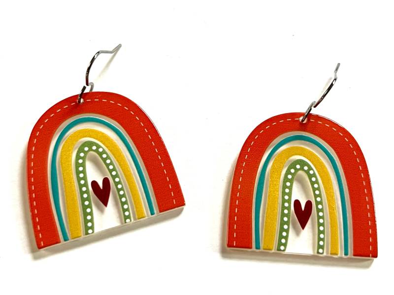 Regenbogen Ohrringe Ohrhänger Resin Statement Rot Herz Schmuck Geometrisch Unikat Minimalistisch Gelb Rost Farbe Tropfen Ohrring von HeidiKindFinds