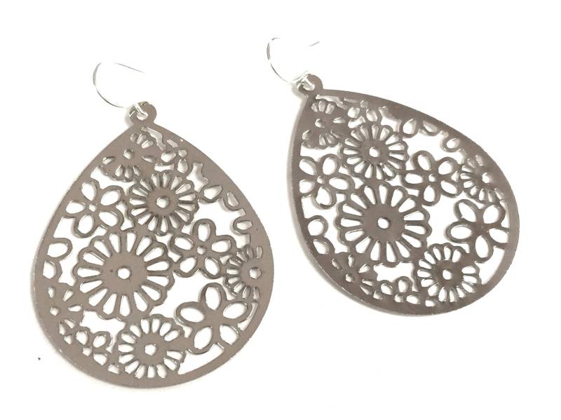 Tropfen Filigrane Ohrringe Ohrhänger Boho Große Metall Blume Silber Filigran Statement Leichte Drop Hook Charm Art Schmuck von HeidiKindFinds