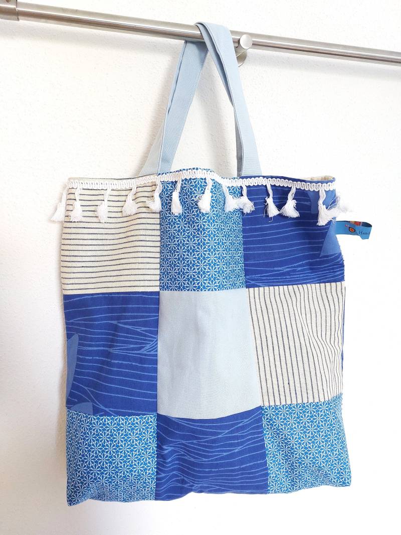 Patchwork Jutebeutel/Shopper Handgenäht Blau/Weiß Patchwork Jutebeutel/Shopper Handgenäht Blau/Weiß von HeidisNaehzimmer