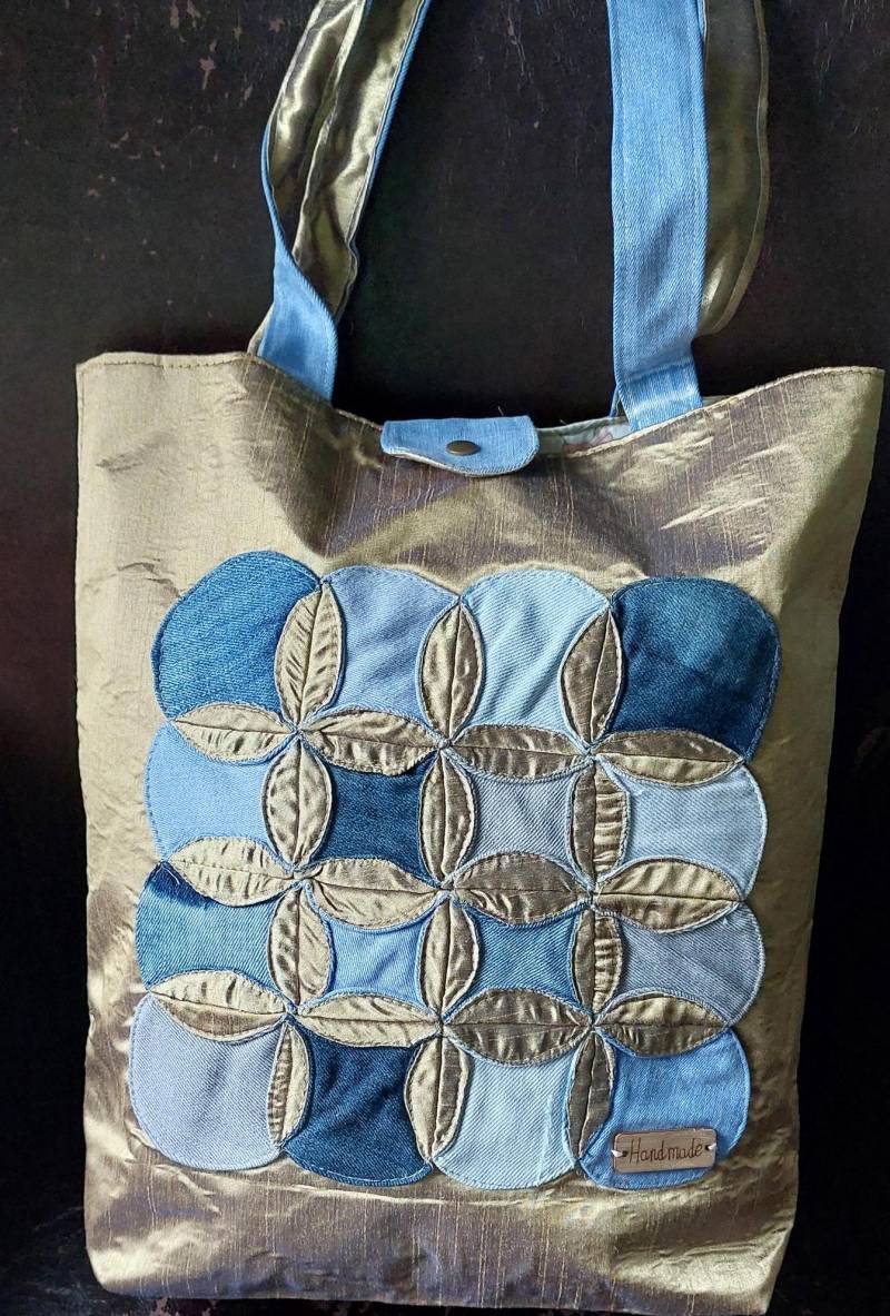 Upcycled Jeans Patchwork Tasche, Denim Recycelte Umhängetasche, Eco Freundliche Einkaufstasche Upcycled Jeans Patchwork Tasche, Denim Recycelte Umhängetasche, Eco Freundliche Einkaufstasche von HeidisNaehzimmer