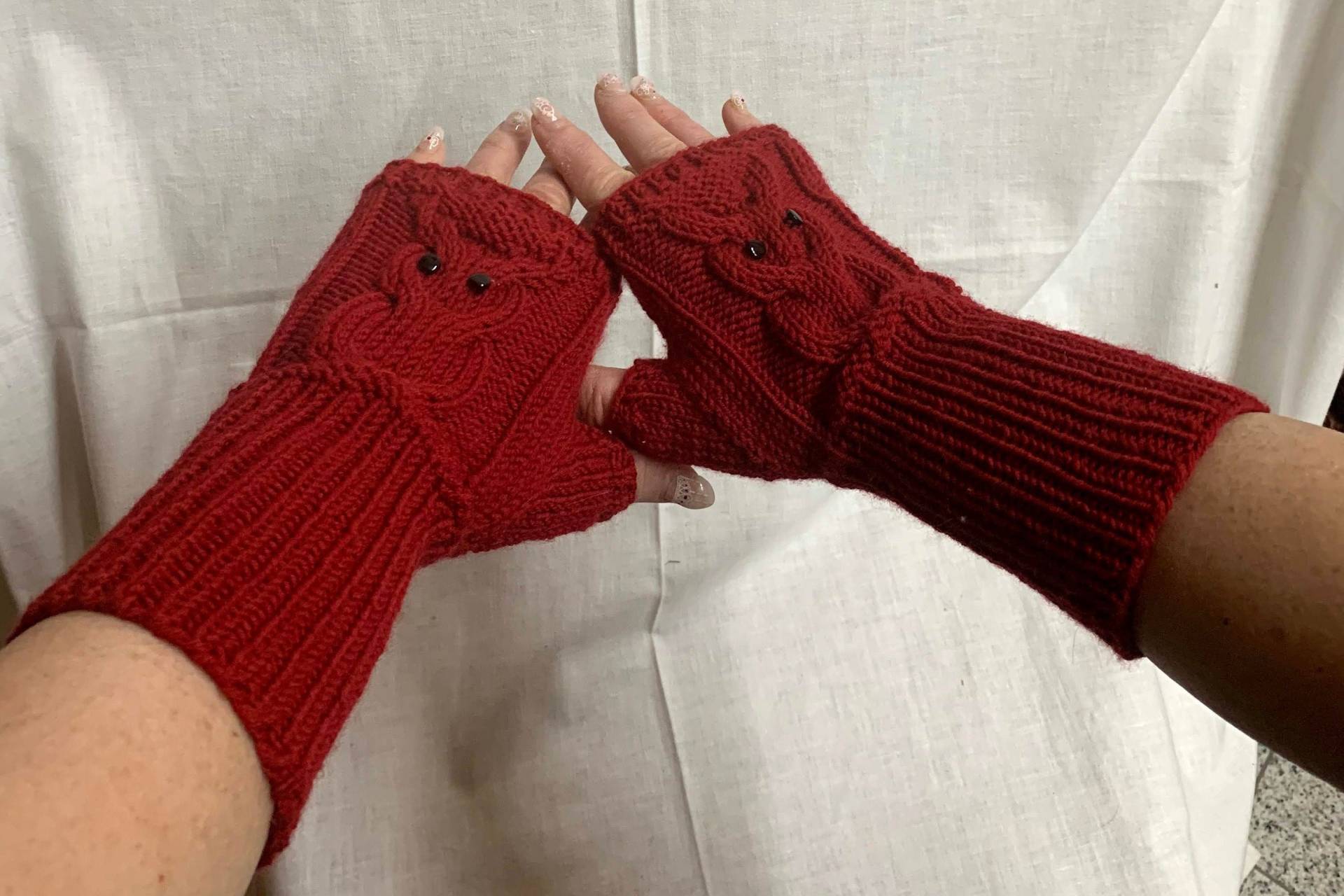 Eulenhandschuh Damen Aus 100% Merinowolle, One Size, Stulpen in Verschiedene Farben, Handgestrickt Eulenhandschuh Damen Aus 100% Merinowolle, One Size, Stulpen in Verschiedene Farben, Handgestrickt von HeikesWolltruhe