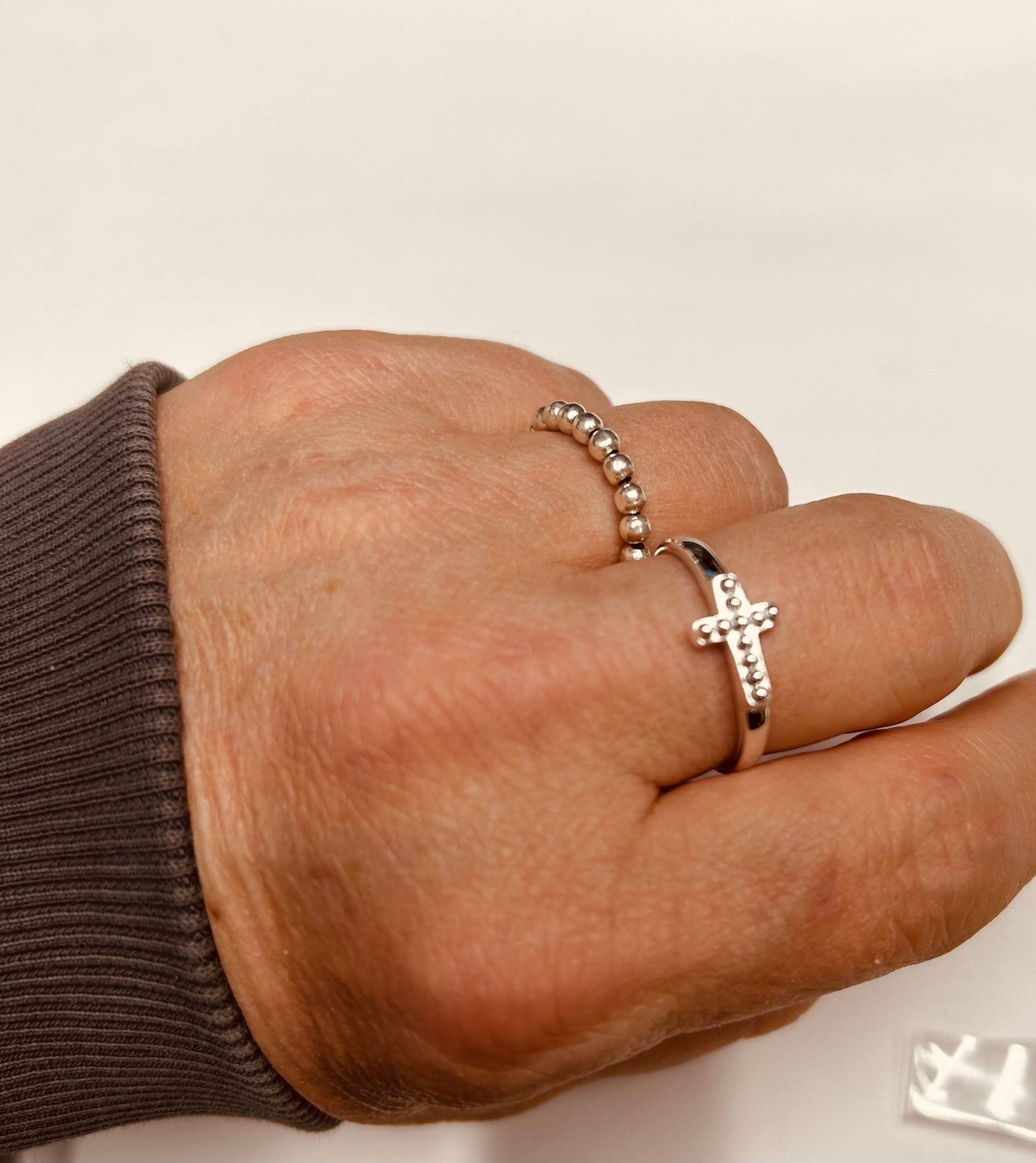 Ring Kreuz Mit Kugeln Aus 925Er Sterling Silber Ring Kreuz Mit Kugeln Aus 925Er Sterling Silber von HeiligerBimBamShop