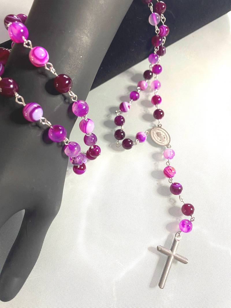 Rosenkranz Aus Achat Halbedelsteinen, Gefärbt in Lila/Fuchsia Ca 53cm Perfekt Zur Kommunion von HeiligerBimBamShop