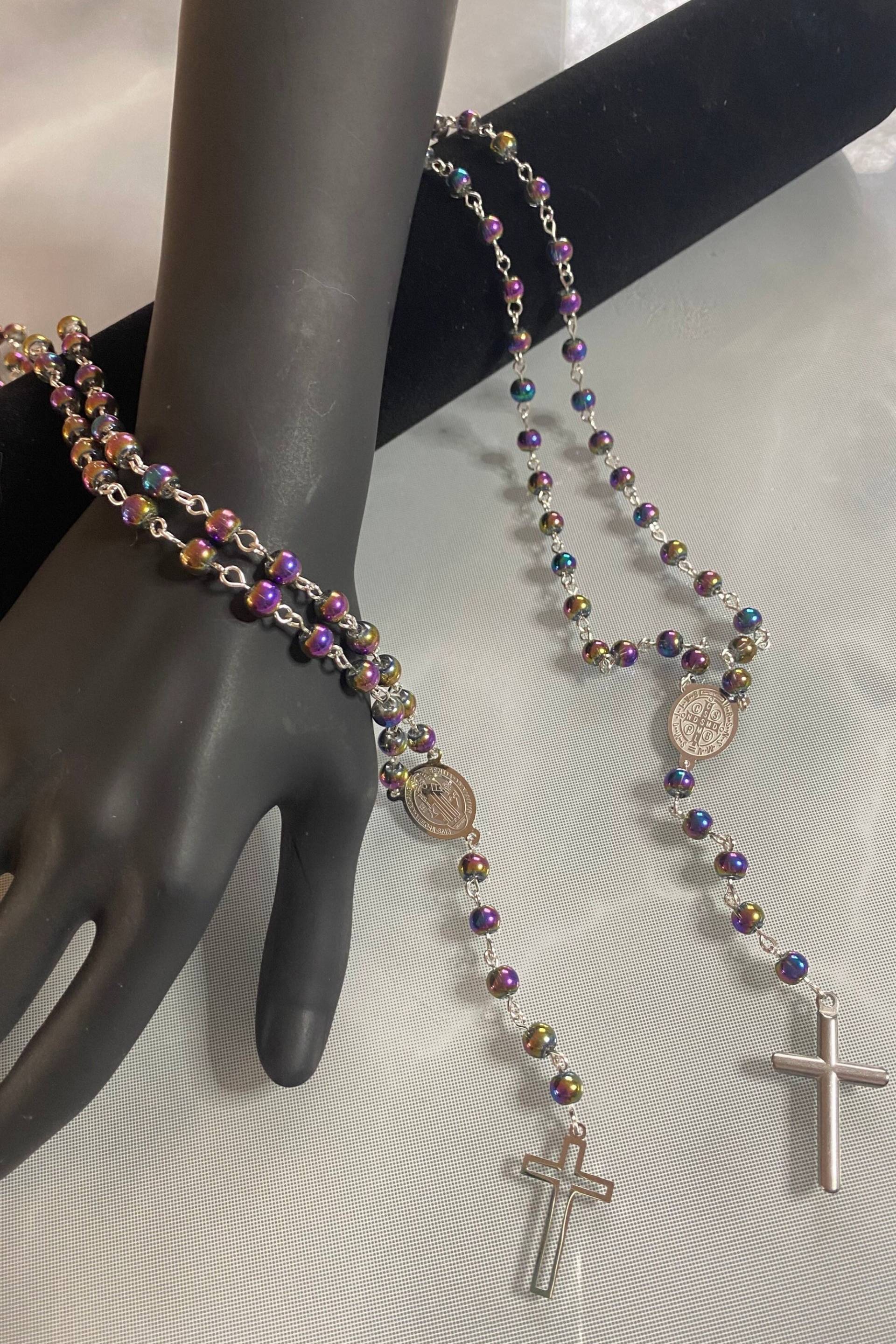 Rosenkranz Regenbogen Aus Galvanisierten Glasperlen Und Edelstahlkreuz in Ca. 43cm Rosenkranz Regenbogen Aus Galvanisierten Glasperlen Und Edelstahlkreuz in Ca. 43cm von HeiligerBimBamShop