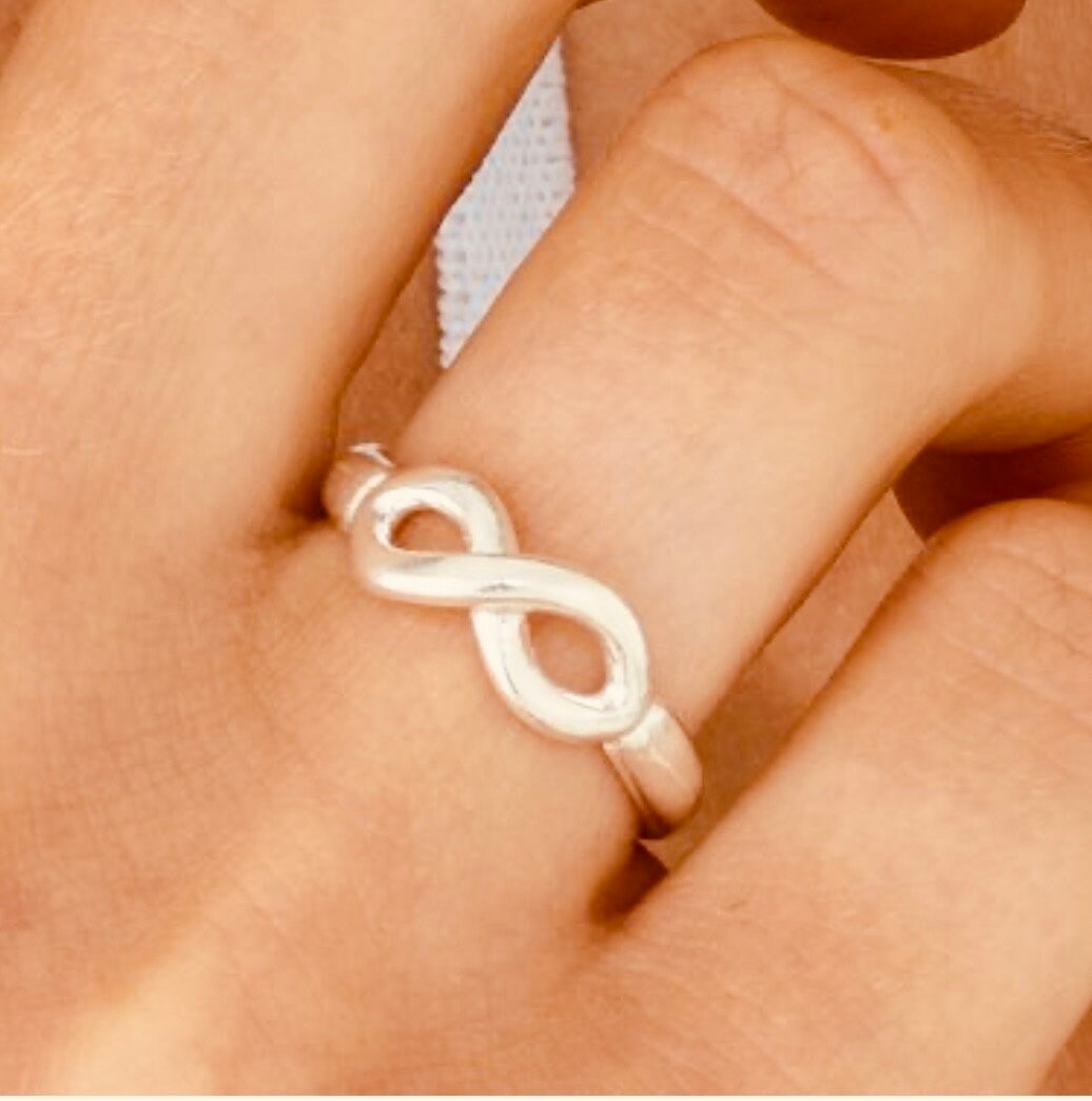 Unendlich Ring Aus 925Er Sterling Silber, Verstellbar Da Offen Unendlich Ring Aus 925Er Sterling Silber, Verstellbar Da Offen von HeiligerBimBamShop