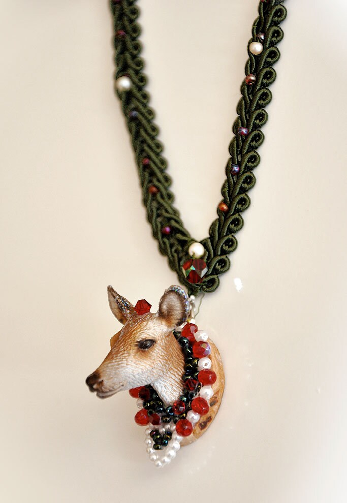Dirndlkette Hirschkuh, Individuell Zum | Wiesn-Outfit Gemacht, Halskette von Heimatlust