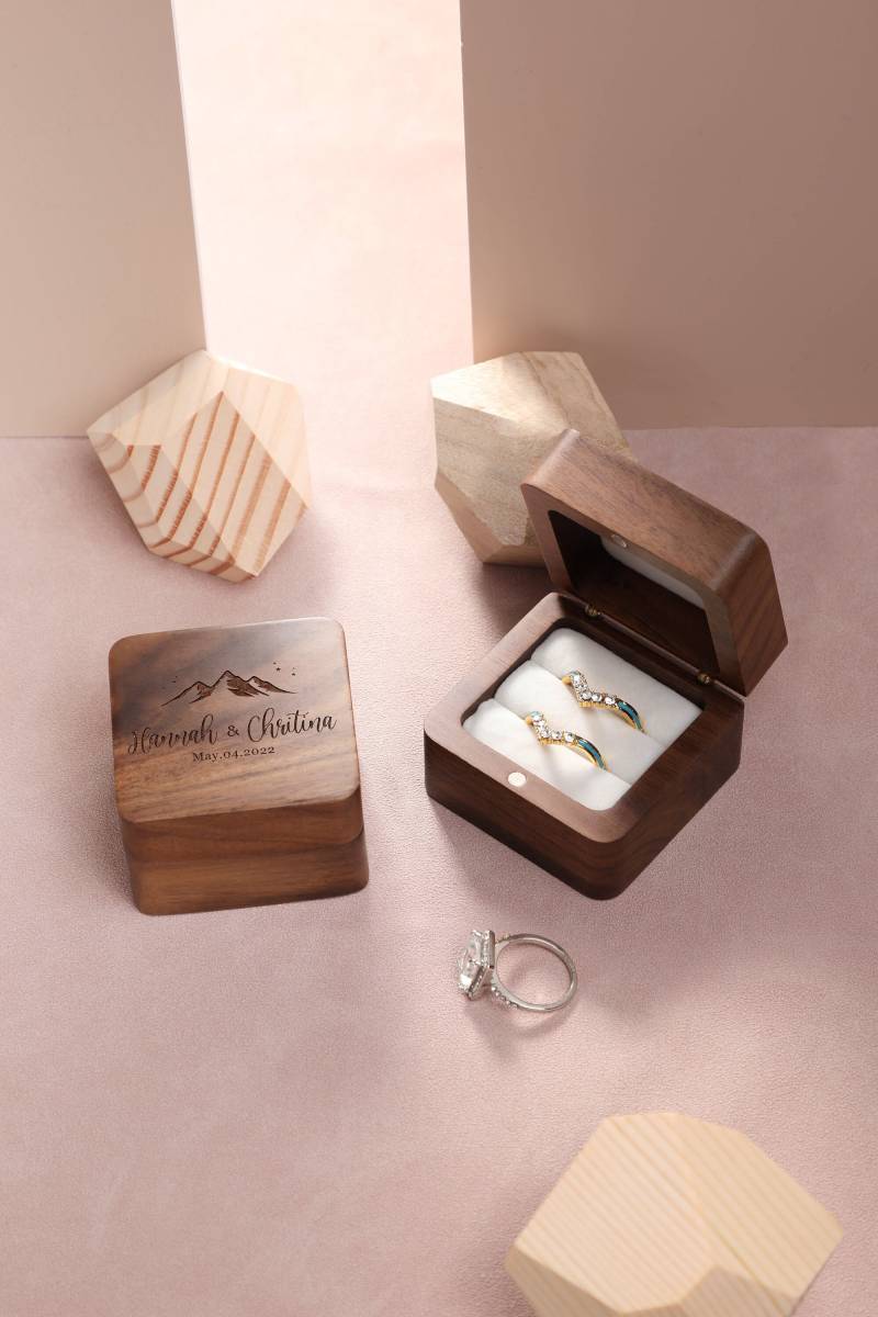 Custom Wedding Ring Box, Engrave Wooden Square Walnut Double Slot Box For Ceremony von HeinzDesignWork