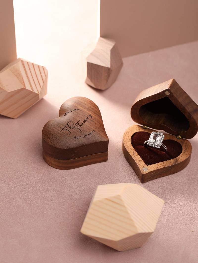 Engrave Heart Shape Wooden Ring Box, Custom Wedding Box Proposal, Modern Rustic Wedding, Gift For Her, Anniversary Engrave Heart Shape Wooden Ring Box, Custom Wedding Box Proposal, Modern Rustic Wedding, Gift For Her, Anniversary von HeinzDesignWork