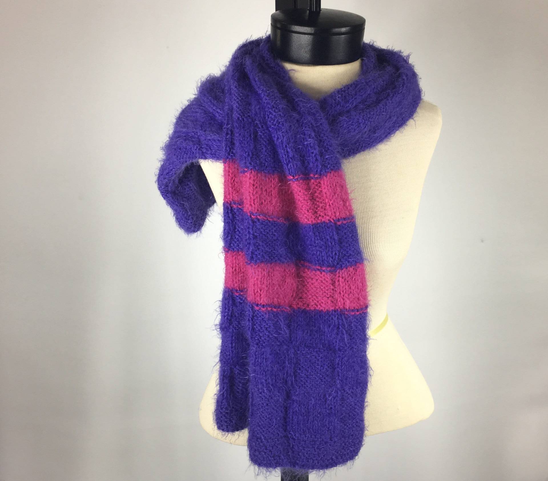 Lila Schal/ Ultraviolett Gebetsschal/ Lavendel Wrap/ Geschenk Für Mama/ Handgemachter Gestrickter Schal Lila Schal/ Ultraviolett Gebetsschal/ Lavendel Wrap/ Geschenk Für Mama/ Handgemachter Gestrickter Schal von HeislerHobbyHouse