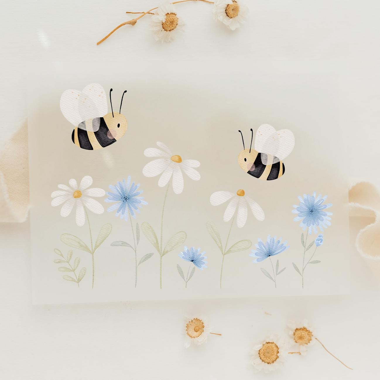 Bügelbild Bienen Kornblumen - Motiv Zum Aufbügeln Auf Kinderkleidung Hej Hanni Art. Nr. Hhs-46314788585739 von HejHanni