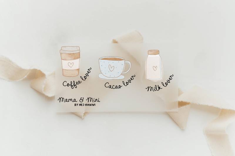 Bügelbilderset Mama & Mini Coffee, Cacao Und Milk Lover - Motiv Zum Aufbügeln Auf Kinderkleidung Hej Hanni Art. Nr. Hhs-45670672400651 Bügelbilderset Mama & Mini Coffee, Cacao Und Milk Lover - Motiv Zum Aufbügeln Auf Kinderkleidung Hej Hanni Art. Nr. Hhs-45670672400651 von HejHanni