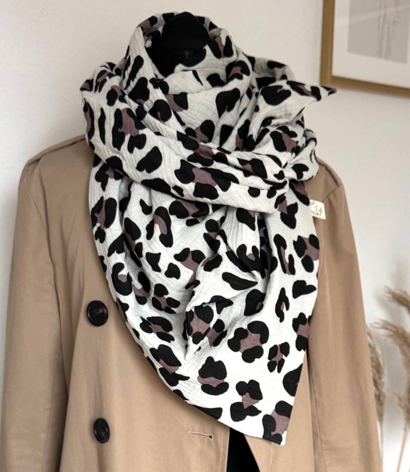 Musselintuch Dreieckstuch Xxl Damenschal Leopard Leo | Stilltuch Boho Tuch Geschenk Für Sie Musselin Wickelschal von HejHejStudio