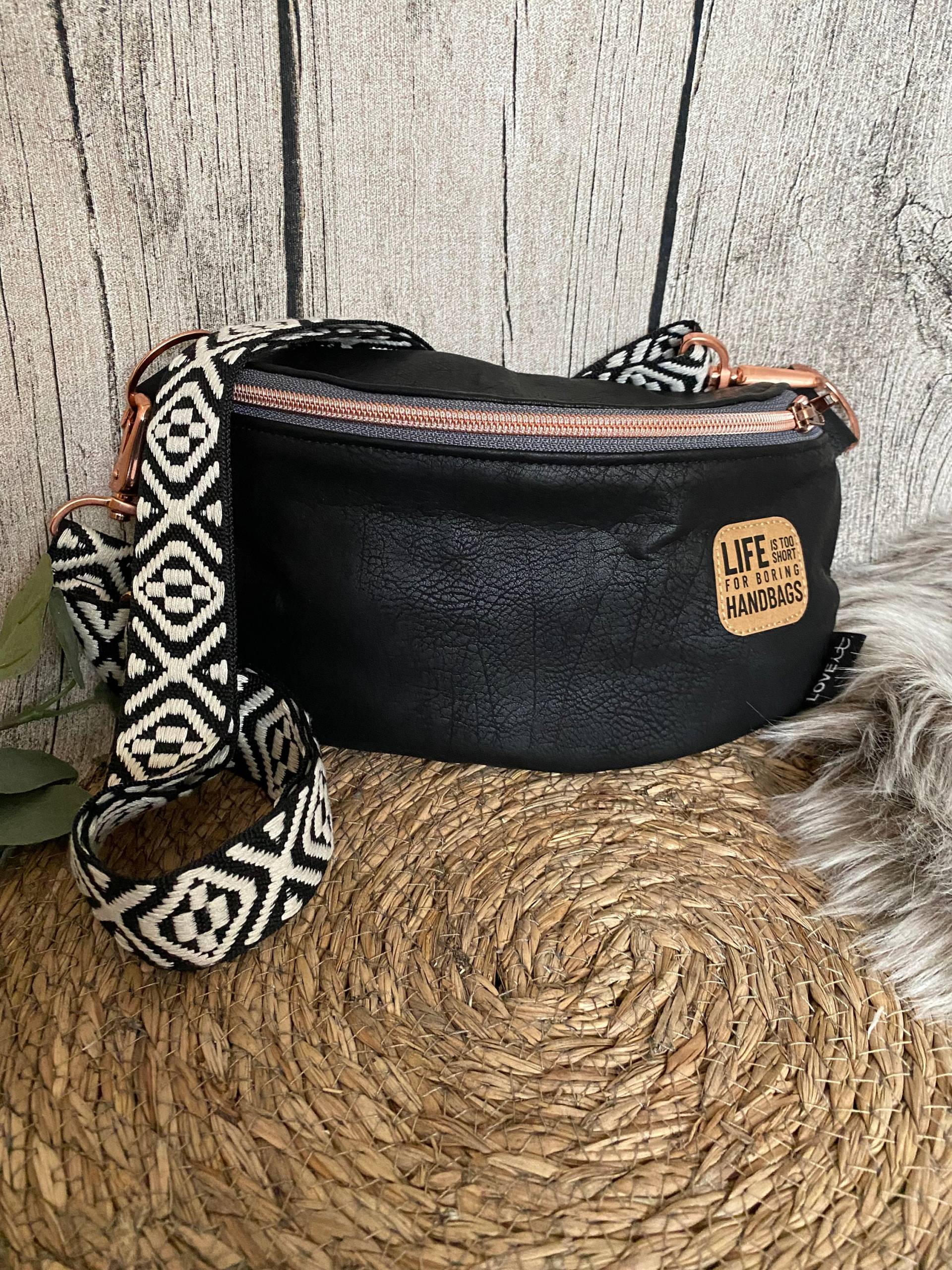 Crossbodybag | Schwarzes Kunstleder Umhängetasche Tasche Schwarz Bauchtasche von HejJoti
