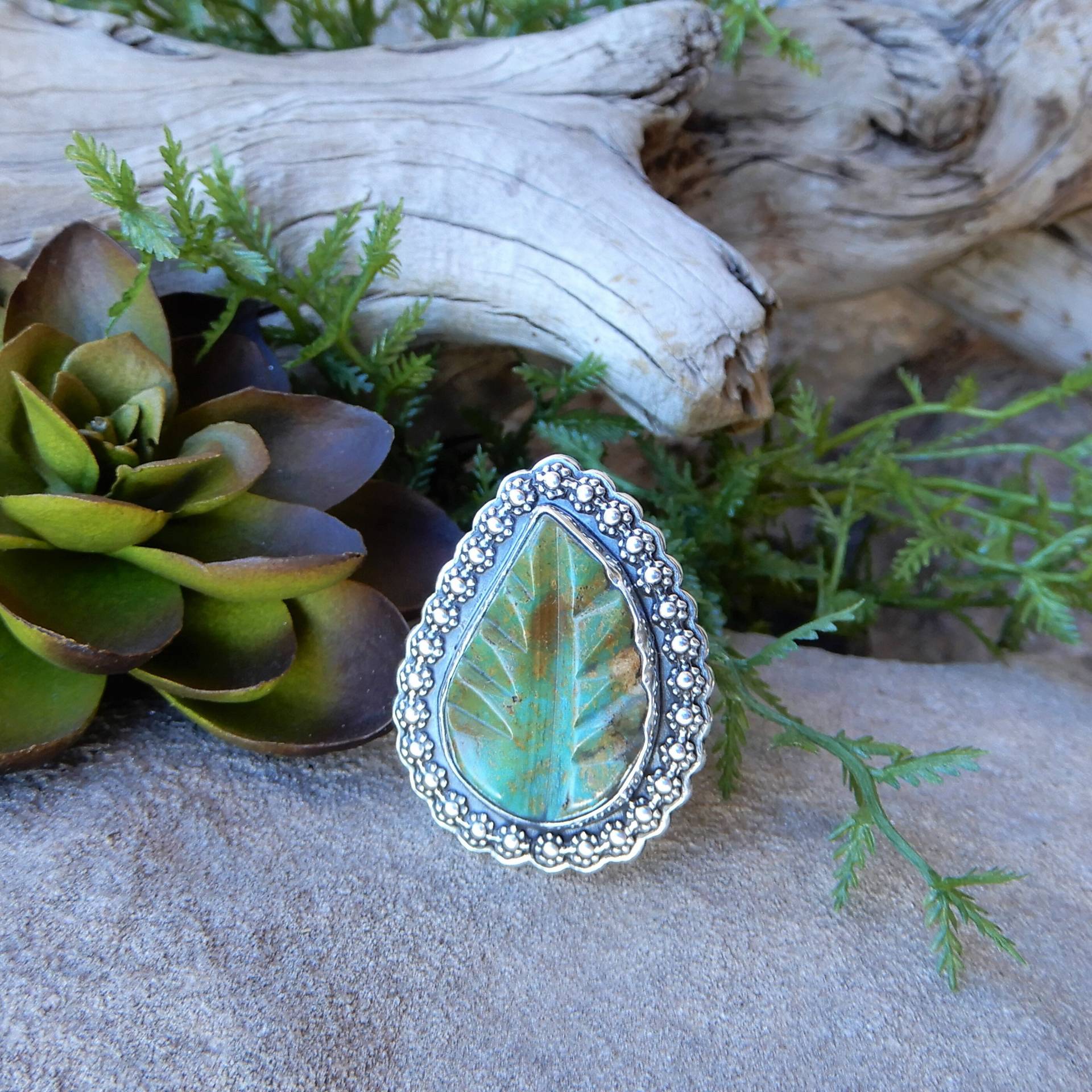 Geschnitzter Türkis Blatt Sterling Silber Ring Geschnitzter Türkis Blatt Sterling Silber Ring von HeldHighJewelry