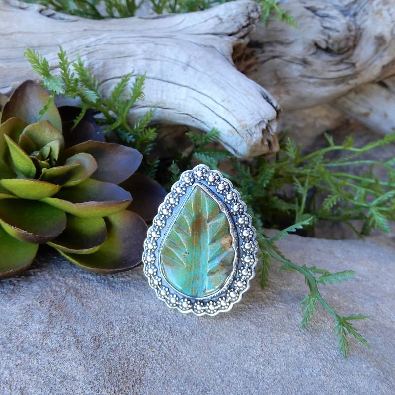 Geschnitzter Türkis Blatt Sterling Silber Ring Geschnitzter Türkis Blatt Sterling Silber Ring von HeldHighJewelry