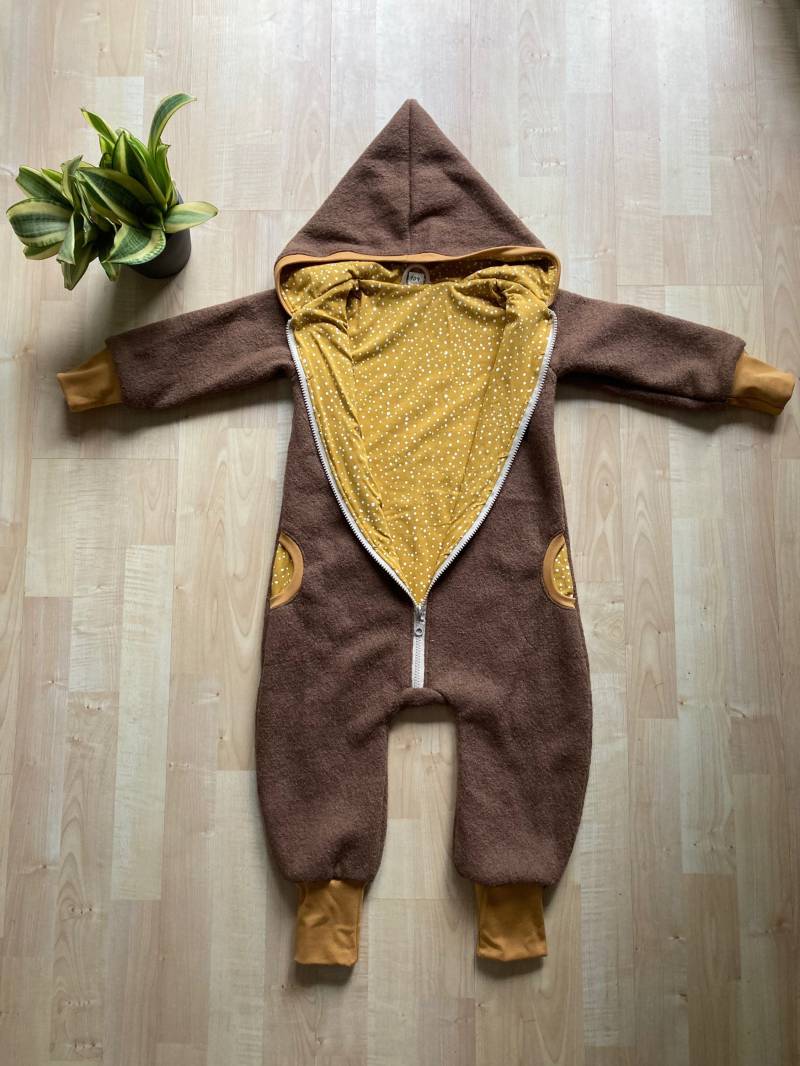 Overall in Teddybraun/Sonnengelb Größe 104 von Heldenstoff