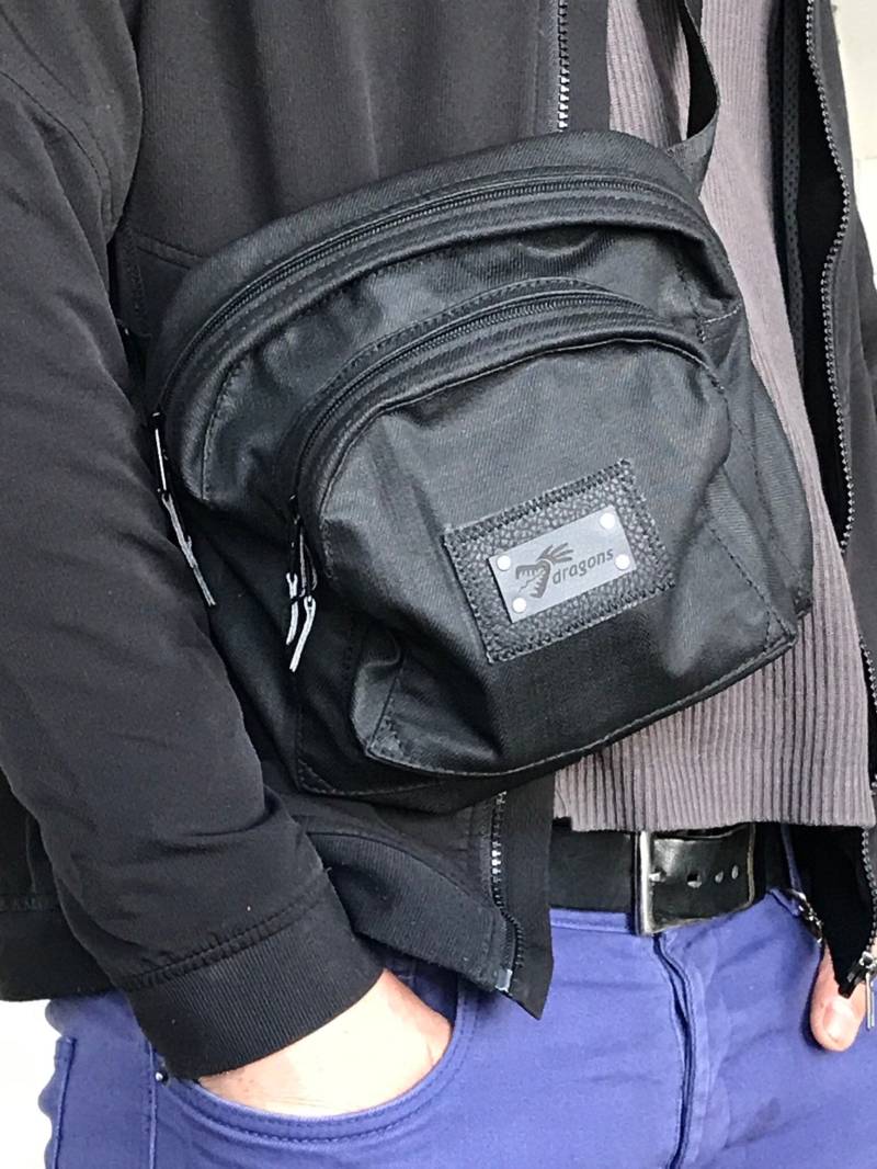 Denim Hüfttasche Schwarz Gewachst Jeans Bauchtasche Sport Sommer Unisex Accessoire Coole Crossbody Geburtstagsgeschenk Für Ihn Ihr Denim Hüfttasche Schwarz Gewachst Jeans Bauchtasche Sport Sommer Unisex Accessoire Coole Crossbody Geburtstagsgeschenk Für Ihn Ihr von HelenBudniatsky