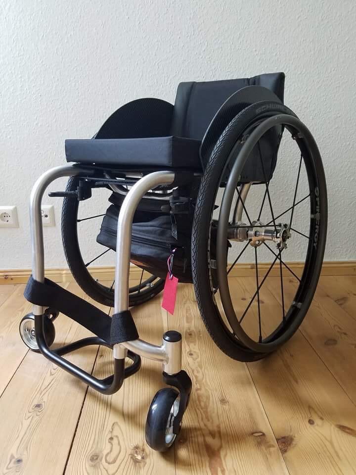 Per4Max Rollstuhltasche Groß Untersitztasche Handicap Accessoire Denim Dieb Reisemobilität Alltag Beutel Stylishe Tasche von HelenBudniatsky