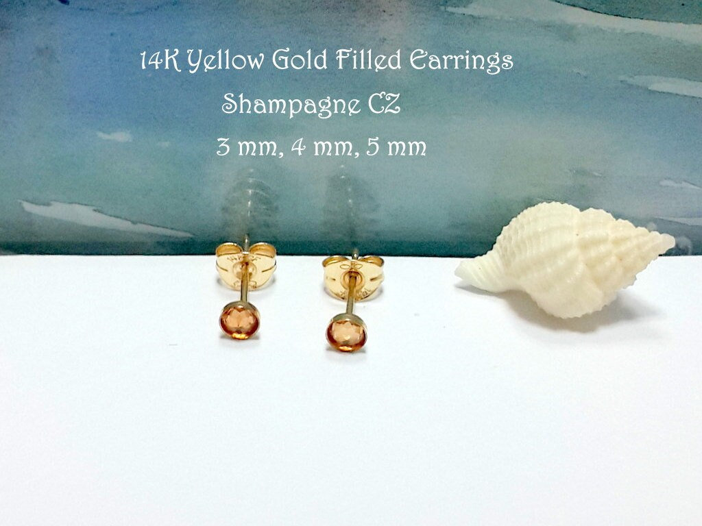 Champagner Cz Ohrstecker 14K Gold Filled Oder Sterling Silber von HelenCollectionJewel