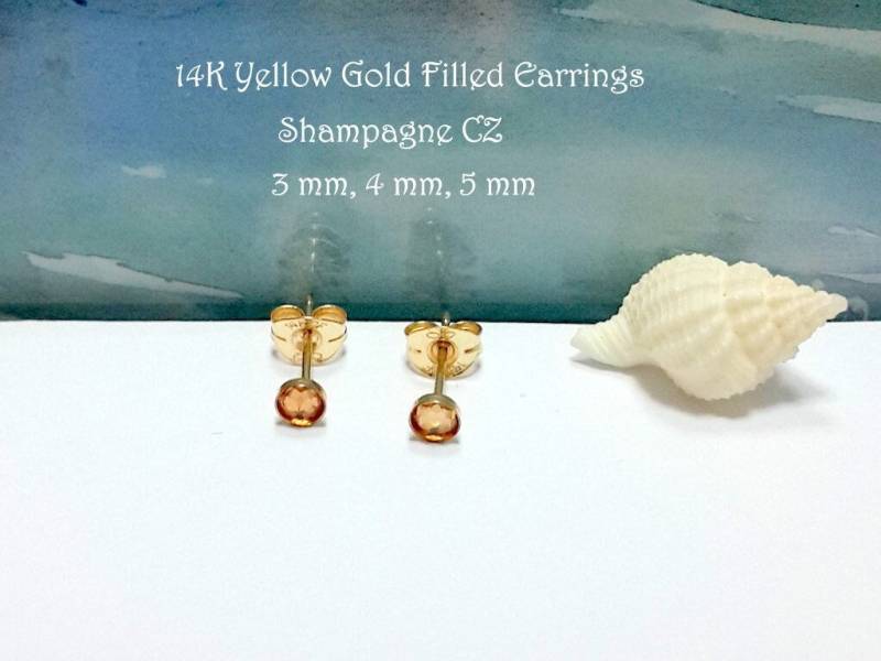 Champagner Cz Ohrstecker 14K Gold Filled Oder Sterling Silber Champagner Cz Ohrstecker 14K Gold Filled Oder Sterling Silber von HelenCollectionJewel