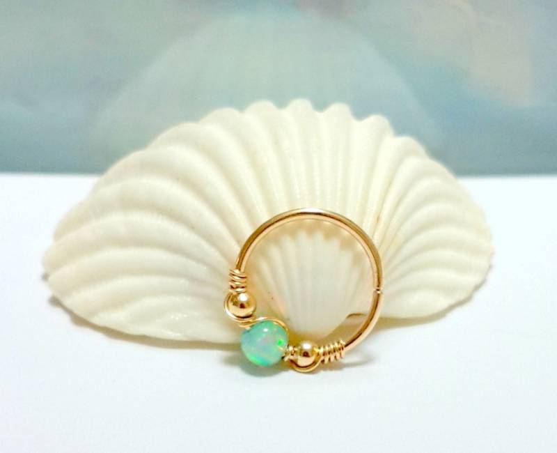 Grüner Opal Gold Filled Knorpel Ohrring Tragus, Helix Ring, 16G 18G 20G 22G Grüner Opal Gold Filled Knorpel Ohrring Tragus, Helix Ring, 16G 18G 20G 22G von HelenCollectionJewel