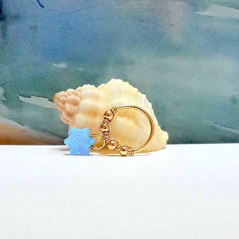 Opal Davidstern Knorpel Hoop, 14K Gold Filled Helix Piercing, Oktober Geburtsstein von HelenCollectionJewel