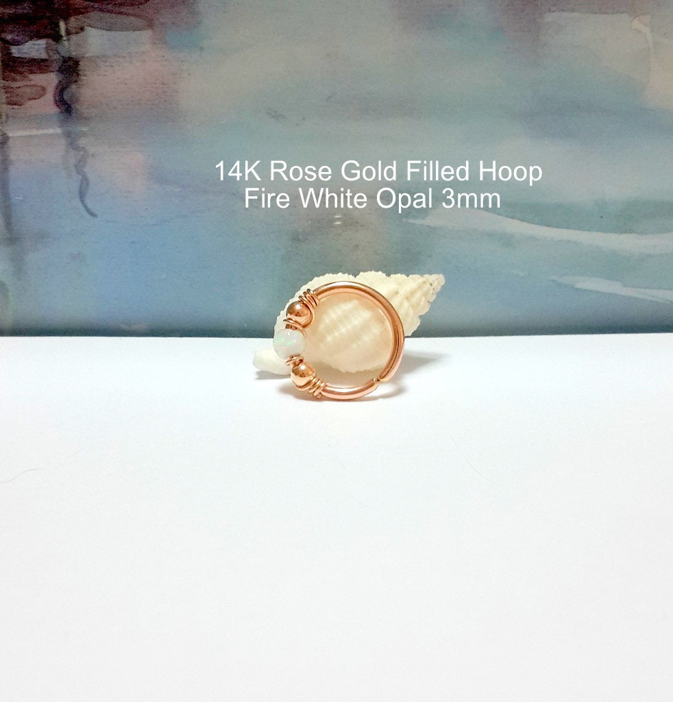 Rose Gold Filled Opal Knorpel Ohrring Helix, Tragus, Daith Rose Gold Filled Opal Knorpel Ohrring Helix, Tragus, Daith von HelenCollectionJewel