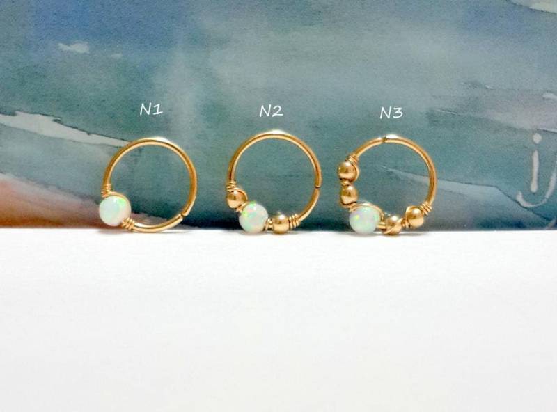 Weißer Opal 14K Gold Filled Ohrring Helix, Septum, Nase, 22-16 Gauge, Geburtsstein Oktober von HelenCollectionJewel