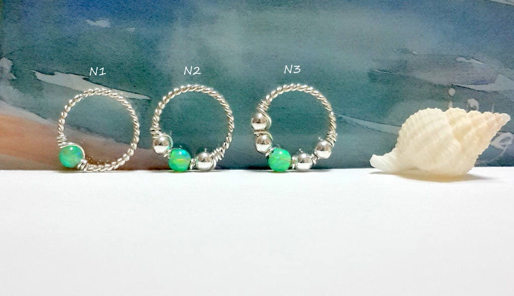 sterling Silber Twisted Hoop Grüner Opal Helix Knorpelohrring, 16G 18G 20G, Geschenk sterling Silber Twisted Hoop Grüner Opal Helix Knorpelohrring, 16G 18G 20G, Geschenk von HelenCollectionJewel