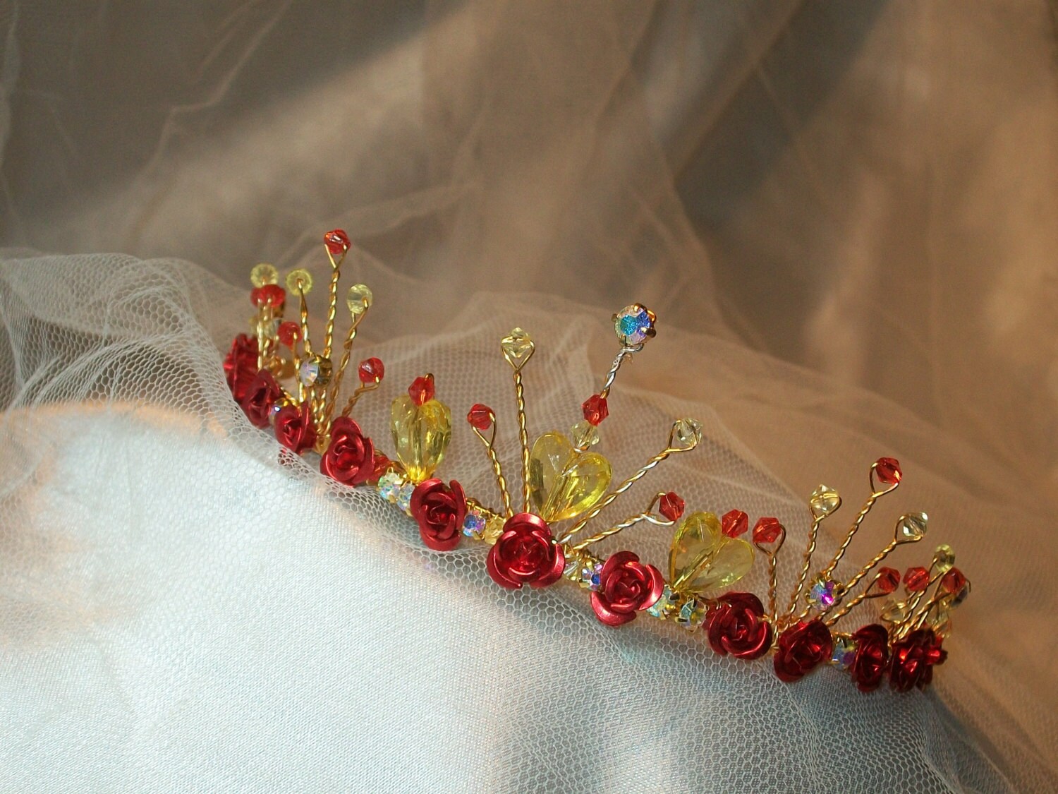 Handgemachte Schöne Belle Rose Tiara Die Schöne Und Das Biest Inspiriert Kopfschmuck Krone Märchen Kostüm | Kostenloser Versand Mit Dem Uk Handgemachte Schöne Belle Rose Tiara Die Schöne Und Das Biest Inspiriert Kopfschmuck Krone Märchen Kostüm | Kostenloser Versand Mit Dem Uk von HelenCurtisTiaras