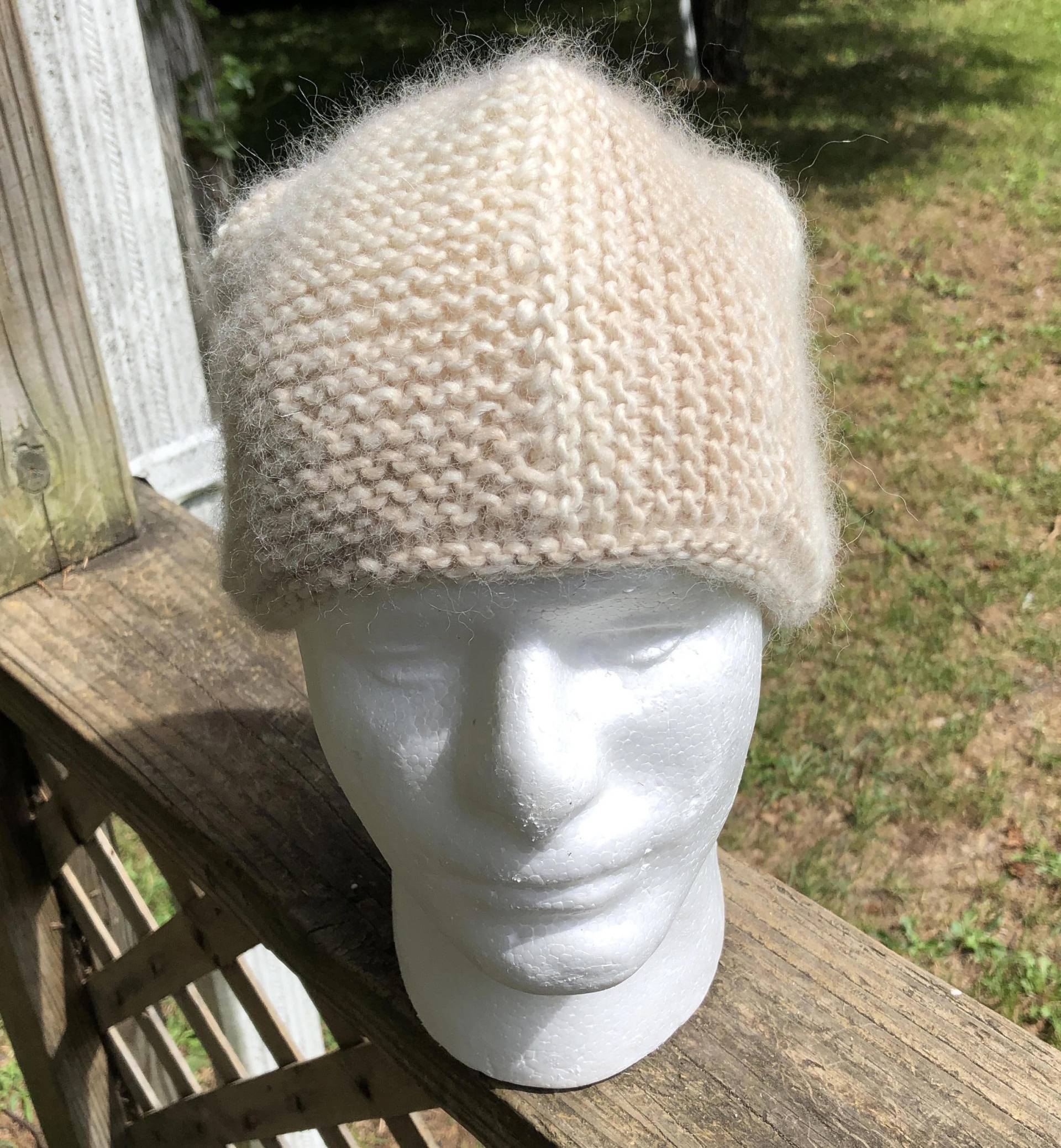 Baby Alpaka Und Merino Quadratkopf Mütze von HelenFeddema