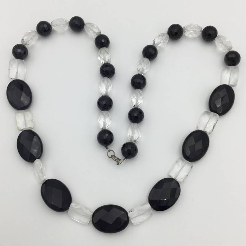 Edelstein Lange Facettierte Klare Bergkristall | Klarquarz Und Chunky Schwarz Onyx Perlen Abgestufte Halskette Sterling Silber Verschluss 66 cm von HelenHughesVintage
