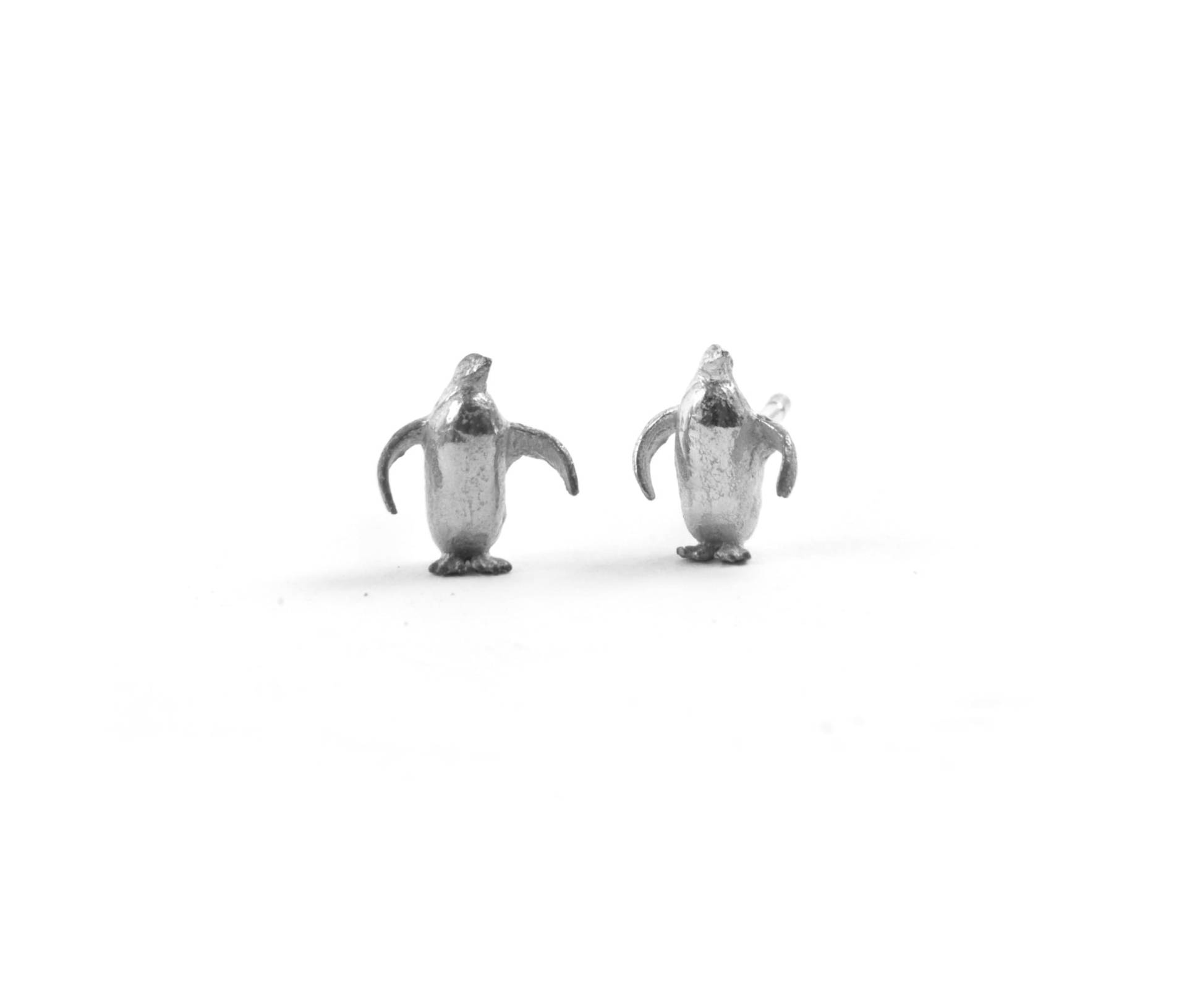 Kleine Pinguin Ohrstecker Kleine Pinguin Ohrstecker von HelenNoakesJewellery