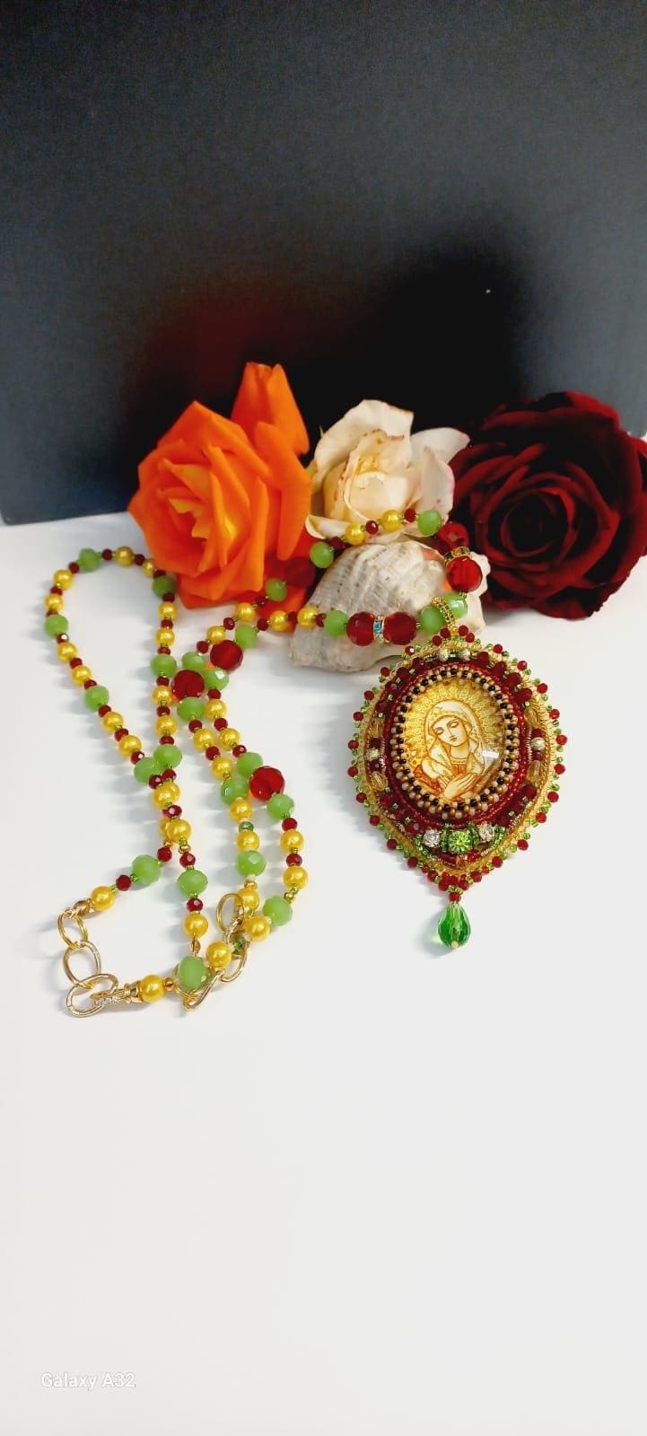 Christmas Virgin Maria Pendant Beadwork Special Edition With Long Necklace Beads Cabochon Mother Maria Jesus Christ von HelenaHildebrand888