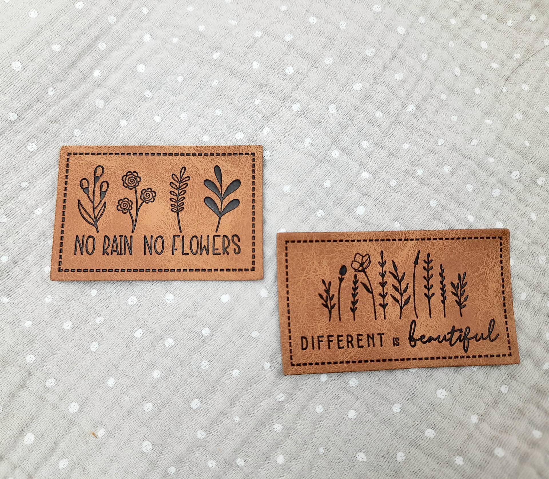 Kunstleder Labels Set Blumen No Rain Flowers von HeleniiHandmade