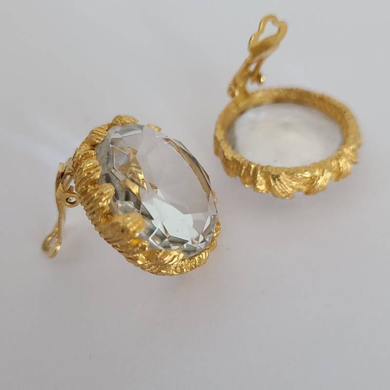 Exquisite Vintage Ohrclips Massive Klare Farbe Kristall Strukturierte Godltone Metall Runaway Designer von HelensJewelleryBox
