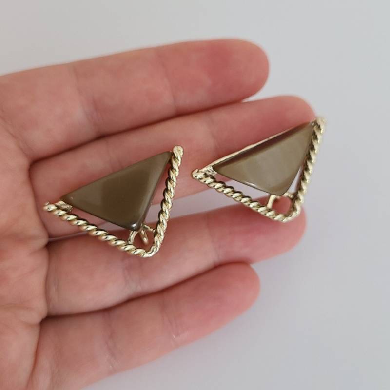 Vintage Ohrclips Thermofrost Dreieck Form in Silber Ton Metall von HelensJewelleryBox