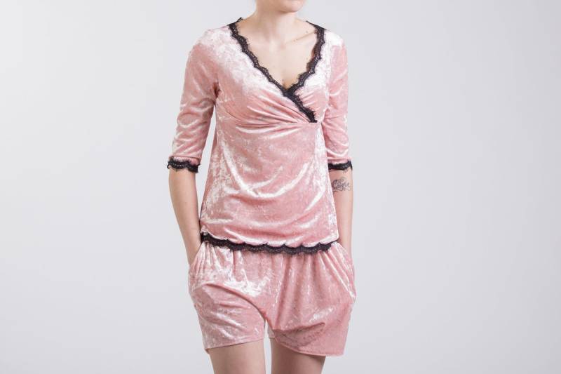 Samt Rosa Pyjama Set Frauen Samt Top Und Schoren Für Schlaf Damen Homewear Nachthemd-In 10 Farben Erhältlich von HelensWear