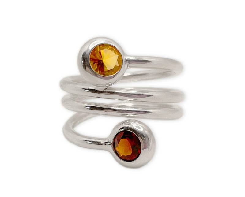 Doppelumwickelter 925 Silber Ring Mit Citrin Und Granat Doppelumwickelter 925 Silber Ring Mit Citrin Und Granat von HeliadenJewellery