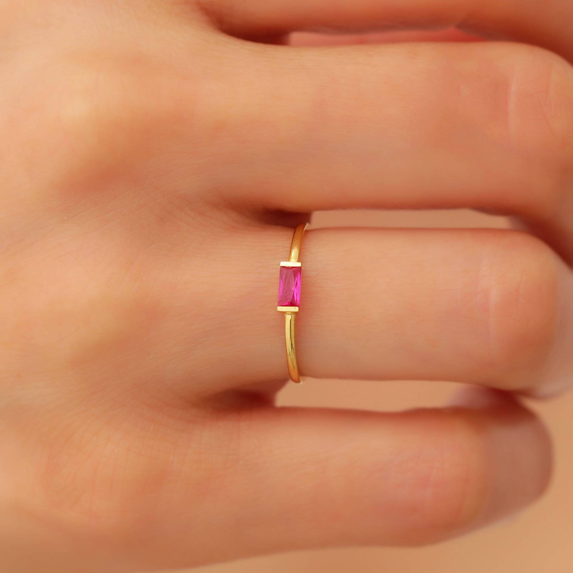 14K Baguette Rubin Ring, Solitär 18K Echtes Gold Band, Juli Birthstone Ring Gold, Personalisierte Ringe, Geschenk Für Frauen von HeliosGoldJewelry