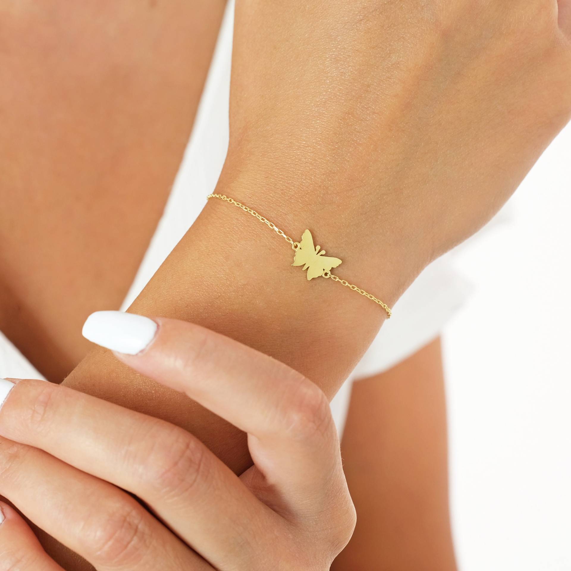 14K Gold Schmetterling Armband, 18K Bettelarmband, Zierlicher Charm Schmuck, Geschenk Für Sie, Geburtstagsgeschenk, Jahrestagsgeschenk von HeliosGoldJewelry