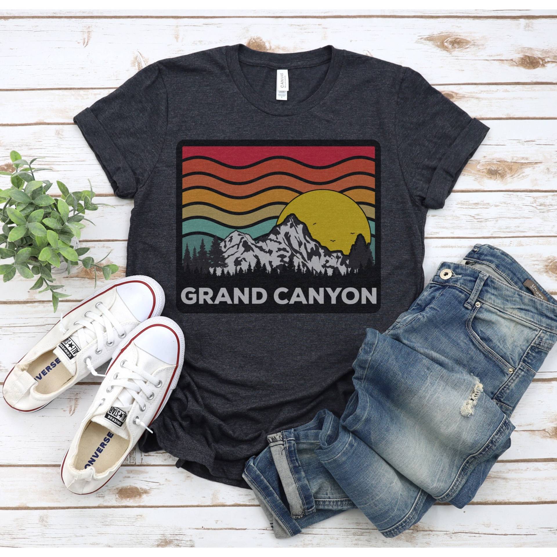 Grand Canyon National Park Shirt Wandern Camping Retro Sonnenaufgang Reise Vintage Souvenir Rv Cooles T-Shirt Grand Canyon National Park Shirt Wandern Camping Retro Sonnenaufgang Reise Vintage Souvenir Rv Cooles T-Shirt von HellCatMaggieDesigns