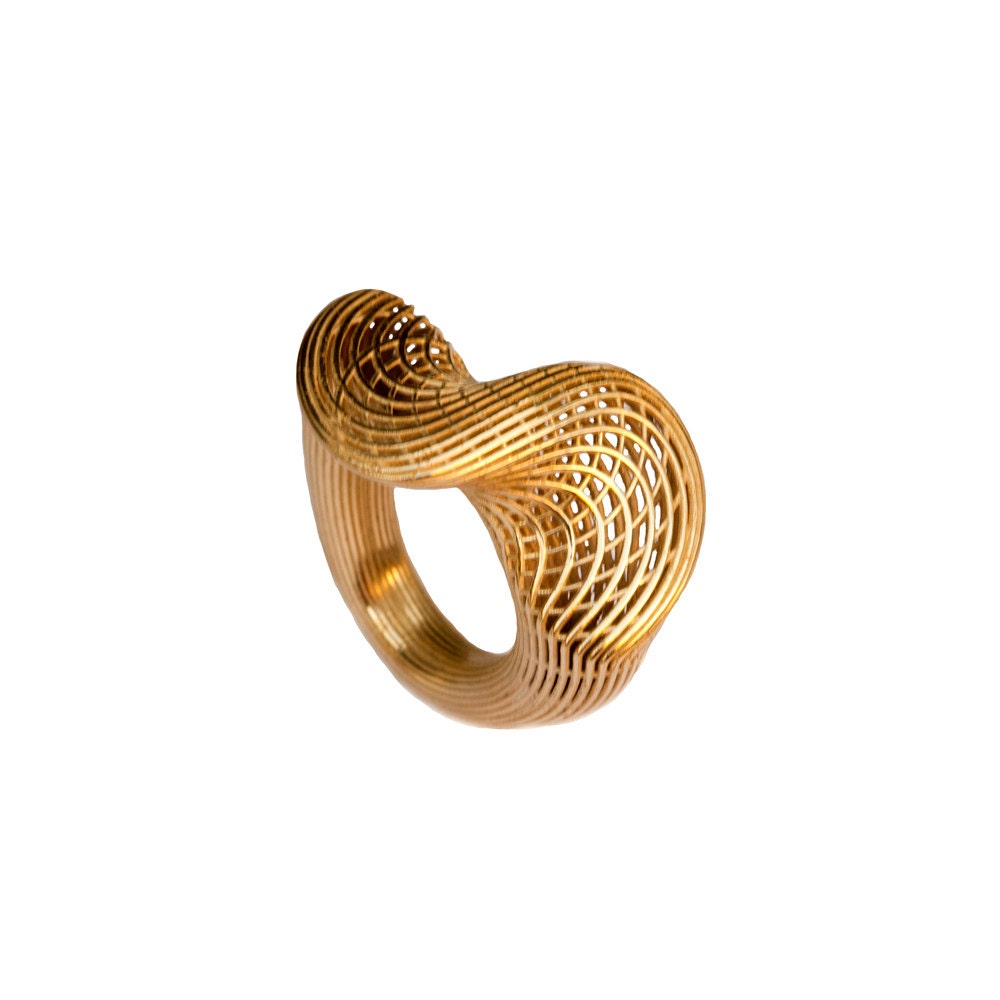 14K Gold Skulpturaler Bandring Für Frauen - Einzigartiges Statement Stück von HellaGanorJewelry