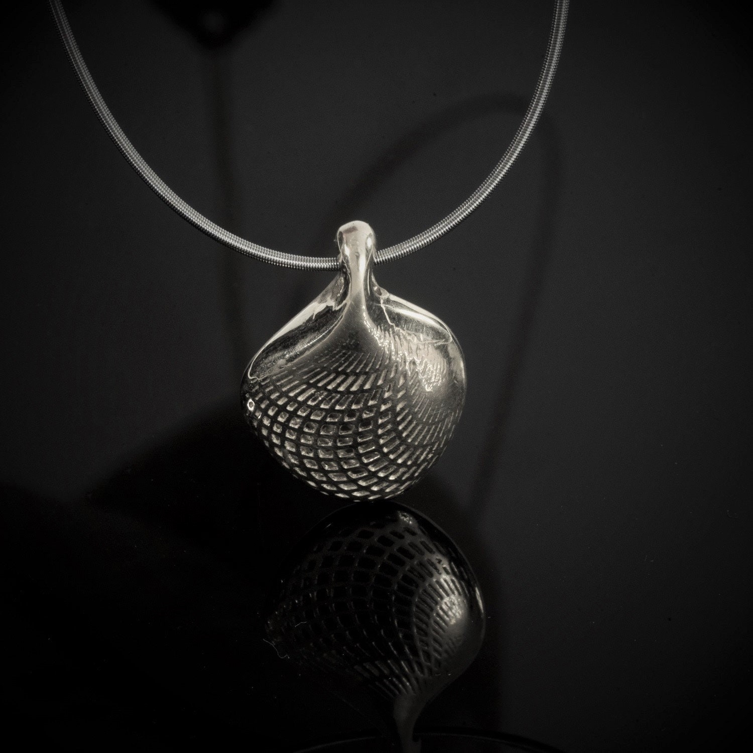 Sterling Silber Anhänger Für Frauen | Einzigartiger Skulpturierter Silberkette Statement 3D Druck Schmuck Hella Ganor Israel von HellaGanorJewelry