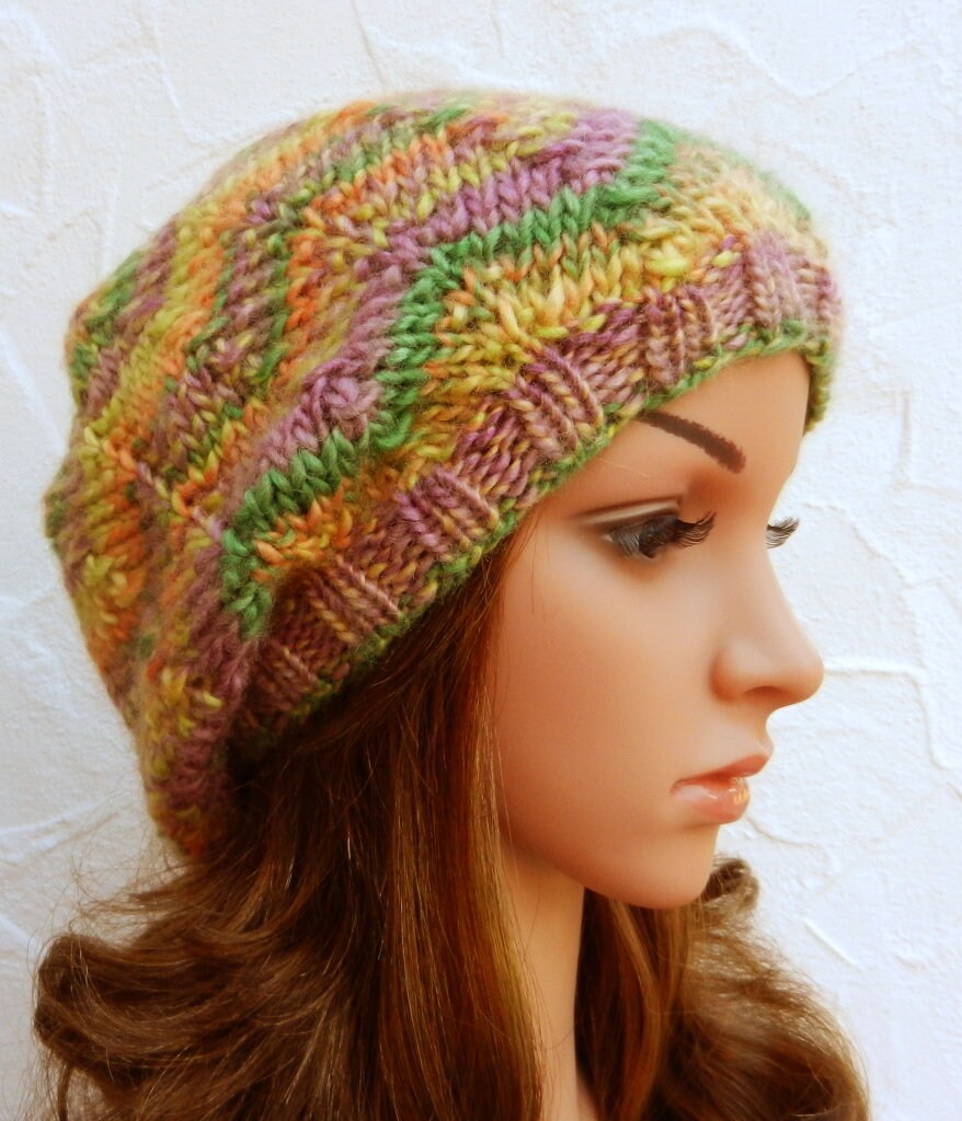 Beanie, Farbverlaufsgarn, Wolle Mix von Helleis