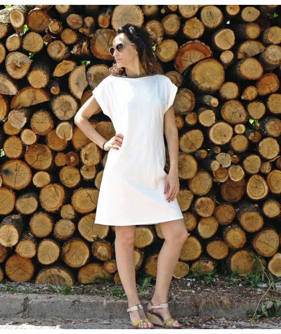 Weißes Kleid, Weißeschicht Kurze Weiße Baumwolle Kleid Mit V-Ausschnitt, Offene Rückenkleid, Über Dem Knie Trapez Plunge Zurück Weißes Kleid, Weißeschicht Kurze Weiße Baumwolle Kleid Mit V-Ausschnitt, Offene Rückenkleid, Über Dem Knie Trapez Plunge Zurück von HellennaFashion